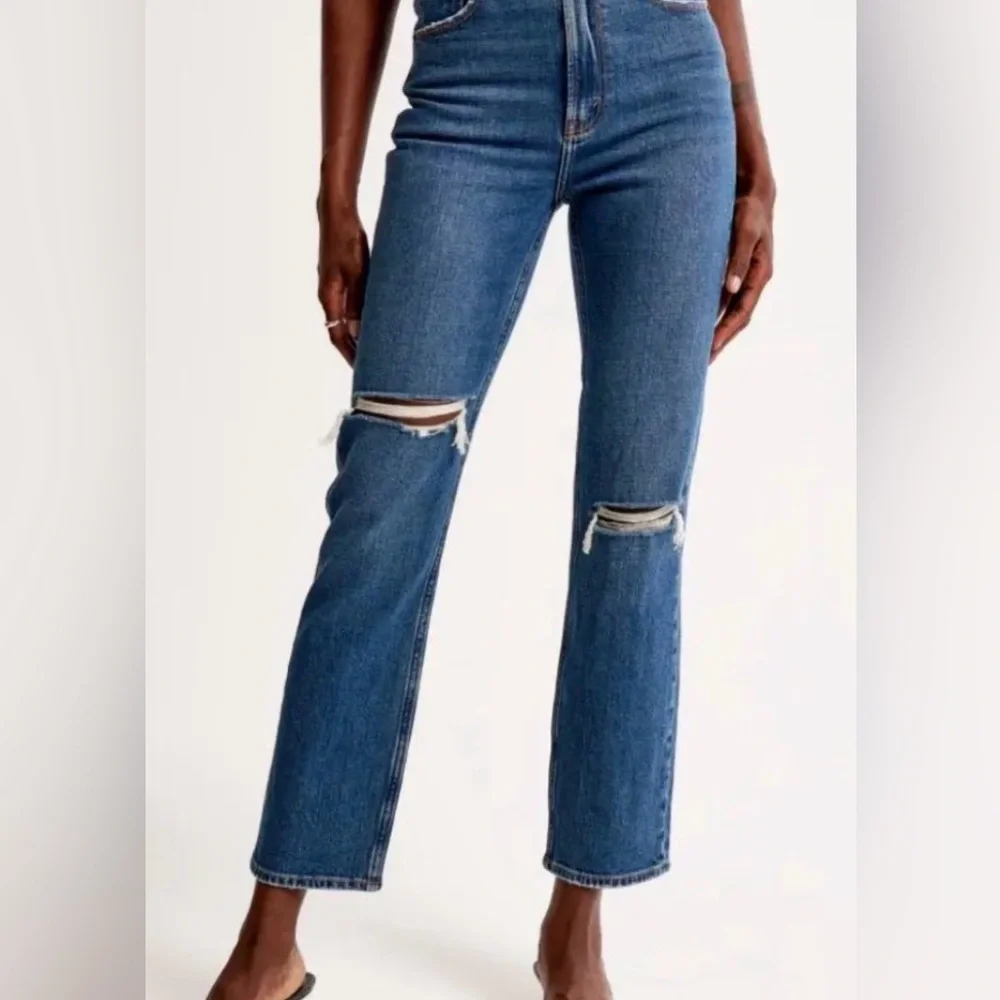 Abercrombie & Fitch The Ankle Straight Ultra High Rise Distressed Jeans 28/ 6S - Picture 3 of 16